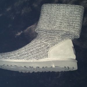 Gray knit ugg boots